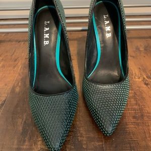 L.A.M.B Pumps size 7